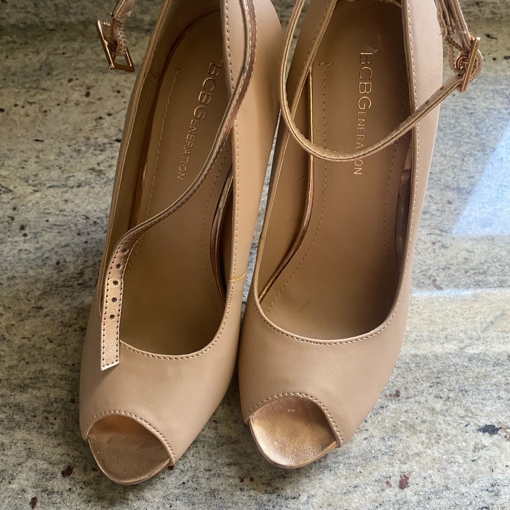 BCBG, ankle strap heels, champagne size5
